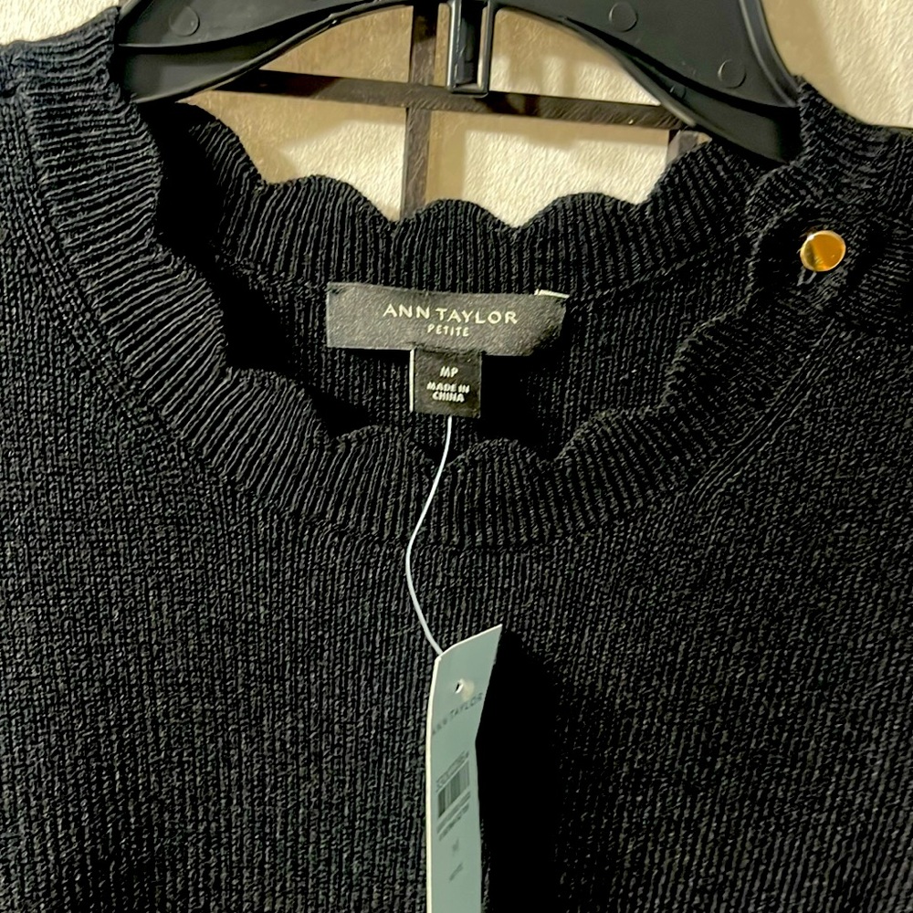 Ann Taylor Black Scalloped Sweater Shell Sleeveless Pullover Size MP - Picture 5 of 5